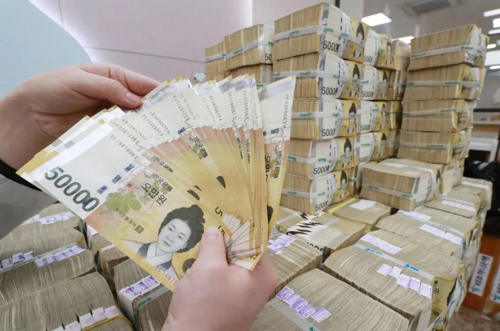 Lao Động Nước Ngoài Tại Hàn Quốc Có Visa E-9 Vượt Mốc 300.000 Người, Mức Lương Tăng Trên 3 Triệu Won